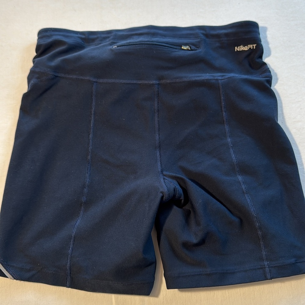 Nike Fit women's black bike/Yoga Shorts - Picture 2 of 3